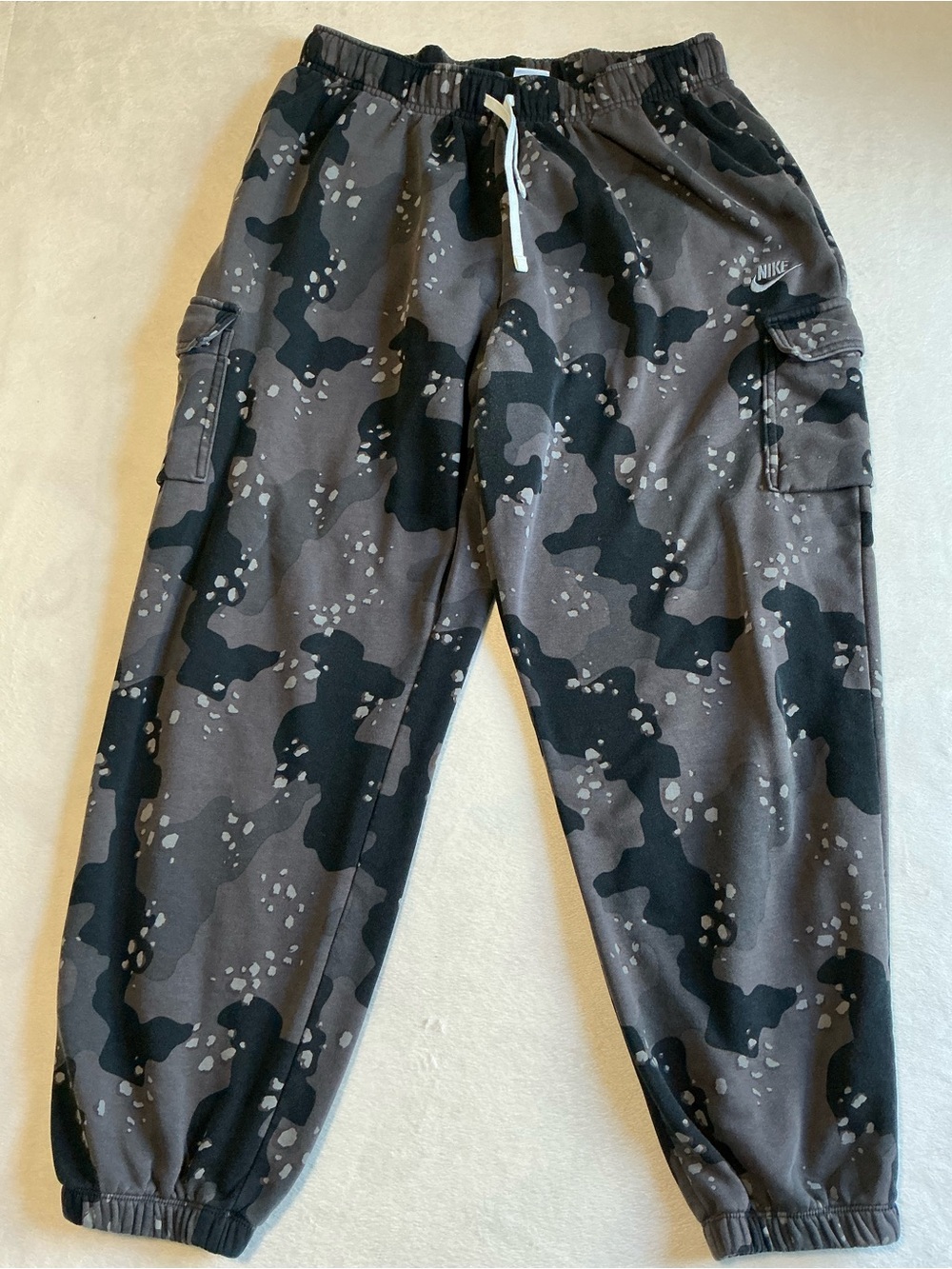 Nike Club Fleece Cargo Joggers Grey Black Camo Pants Mens Large L - Picture 2 of 16